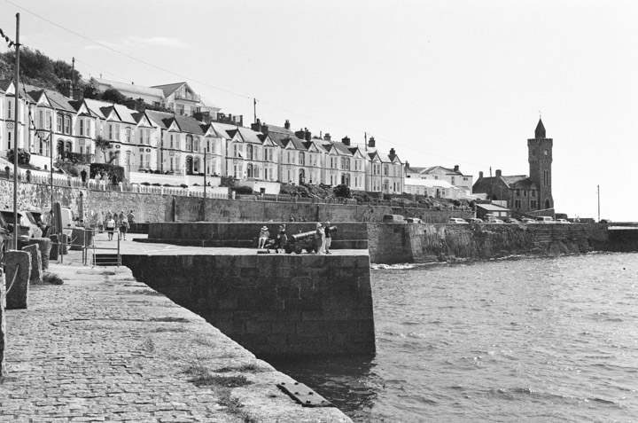 Vintage Film Look: Minolta X-7A 45mm f/2 + Ilford XP2 in Cornwall